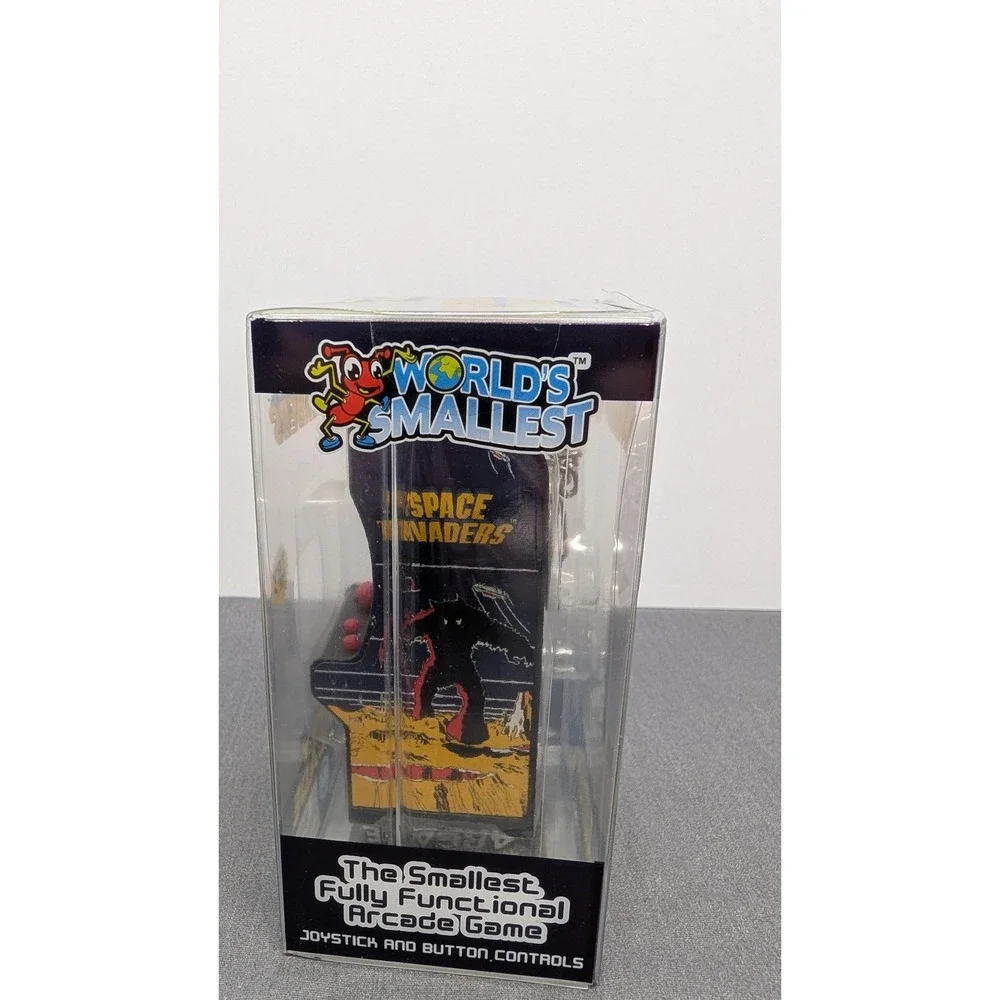 Worlds Smallest Tiny Arcade Space Invaders Mini Handheld Game Keychain Retro